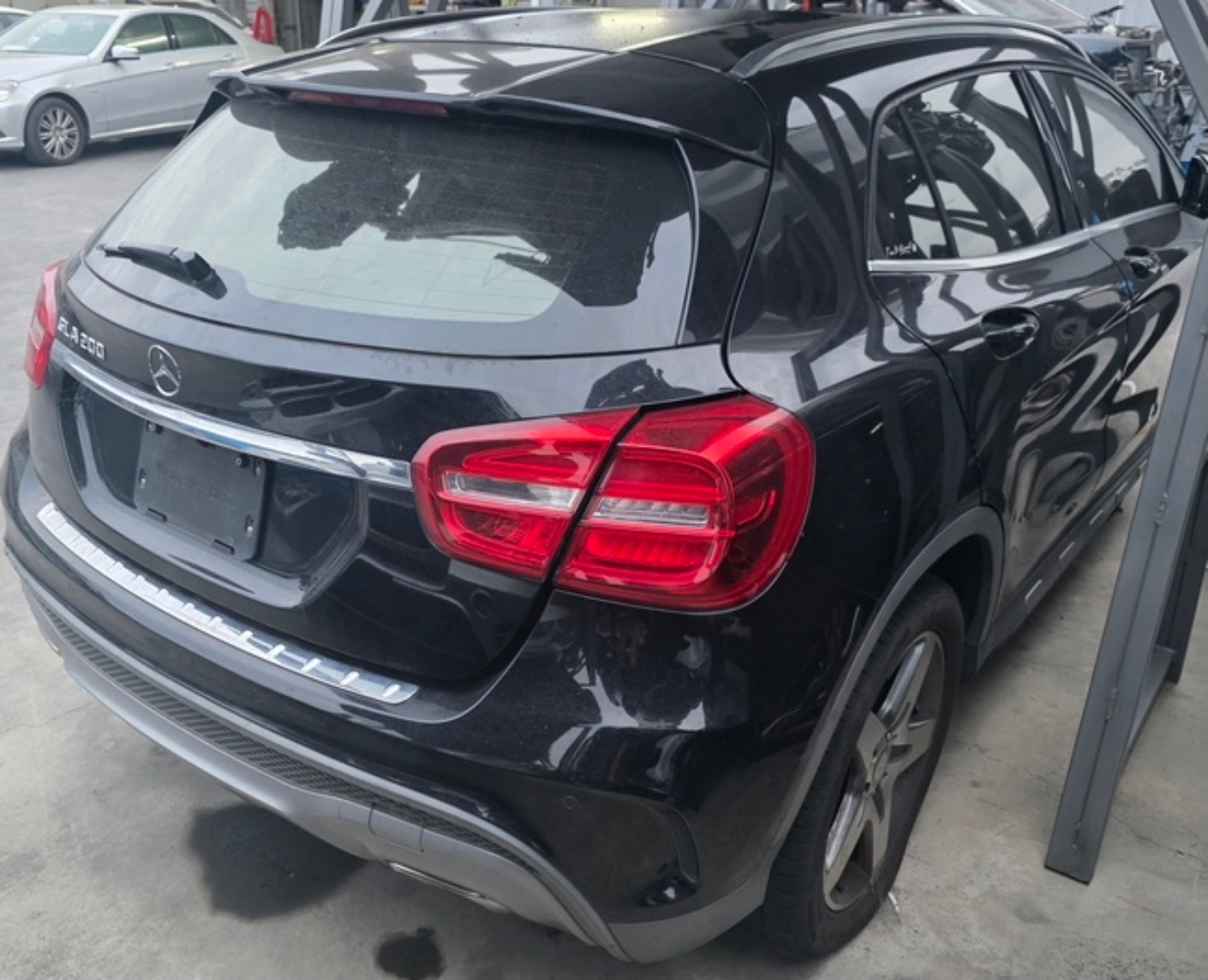 Mercedes-Benz GLA 200 整車拆賣 二手零件照片 - Orange Garage