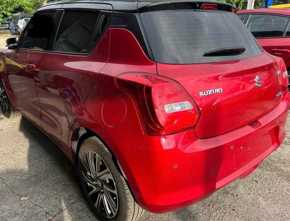 Suzuki Swift 1.2 Hybrid 整車拆賣 二手零件照片 - Orange Garage