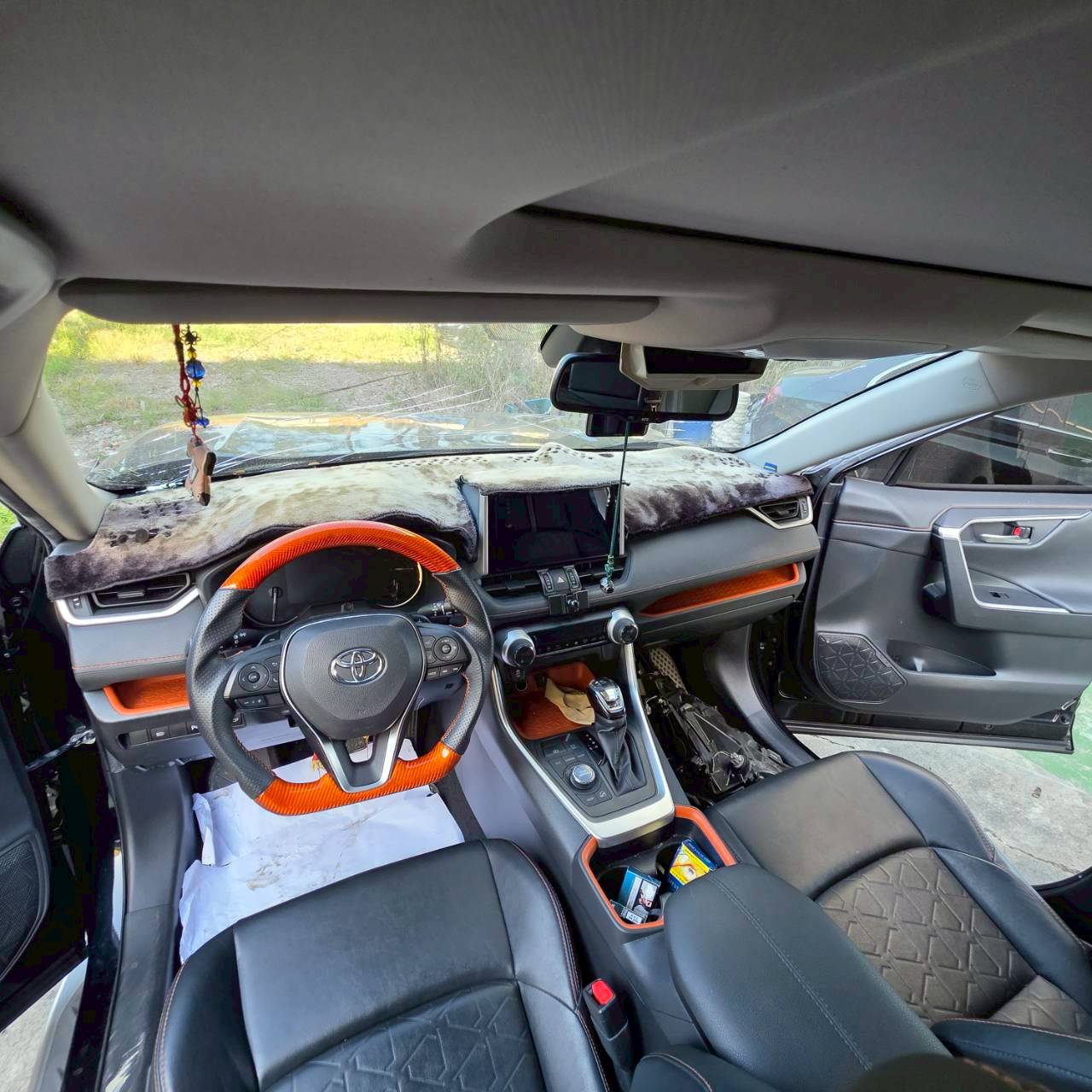 Toyota RAV4 2.0 整車拆賣 二手零件照片 - Orange Garage