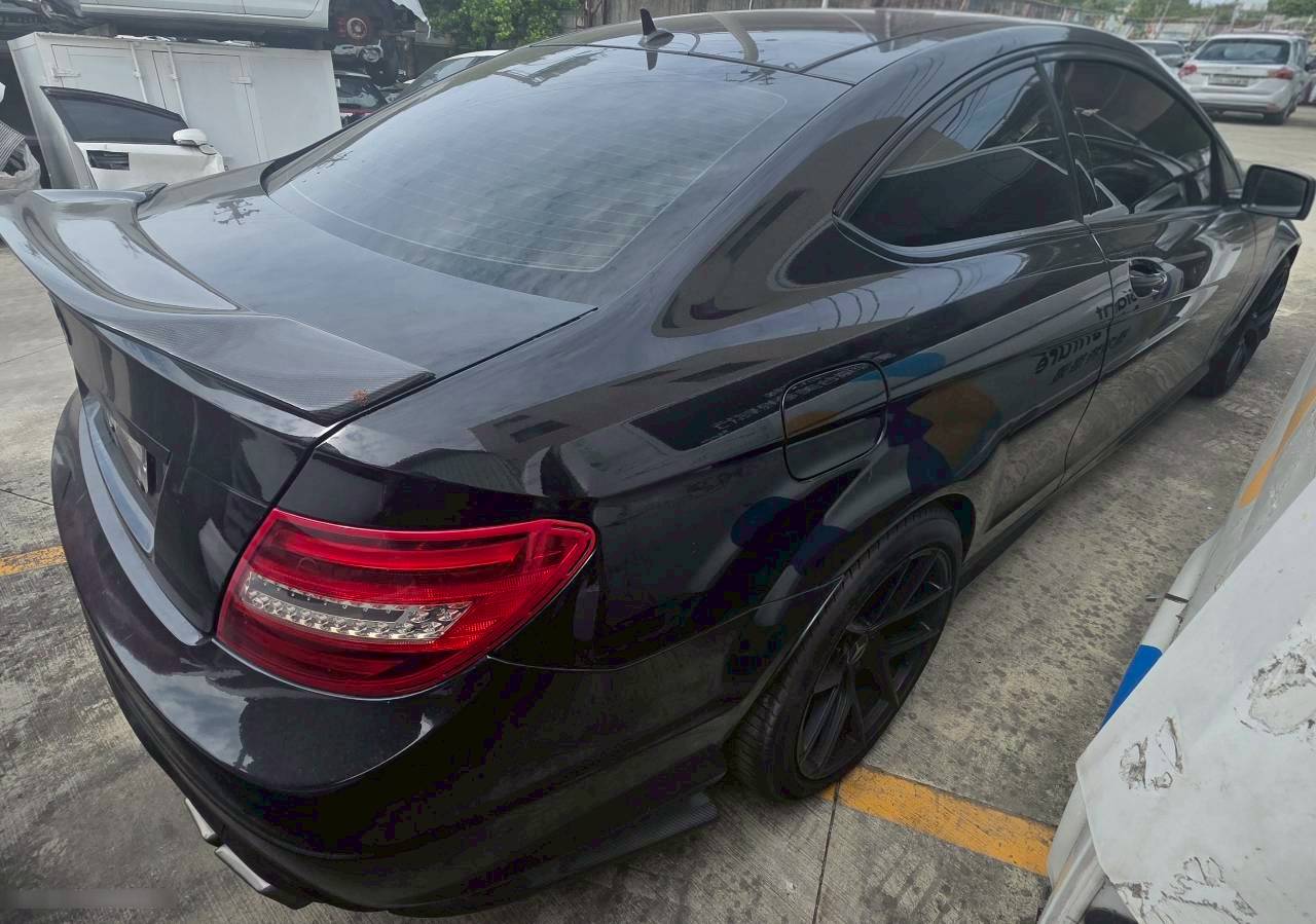Mercedes-Benz C-Class coupe C300 整車拆賣 二手零件照片 - Orange Garage