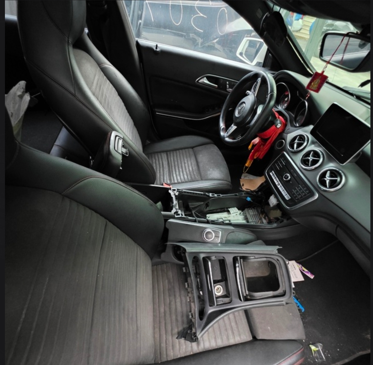 Mercedes-Benz CLA 250 Shooting Brake 整車拆賣 二手零件照片 - Orange Garage