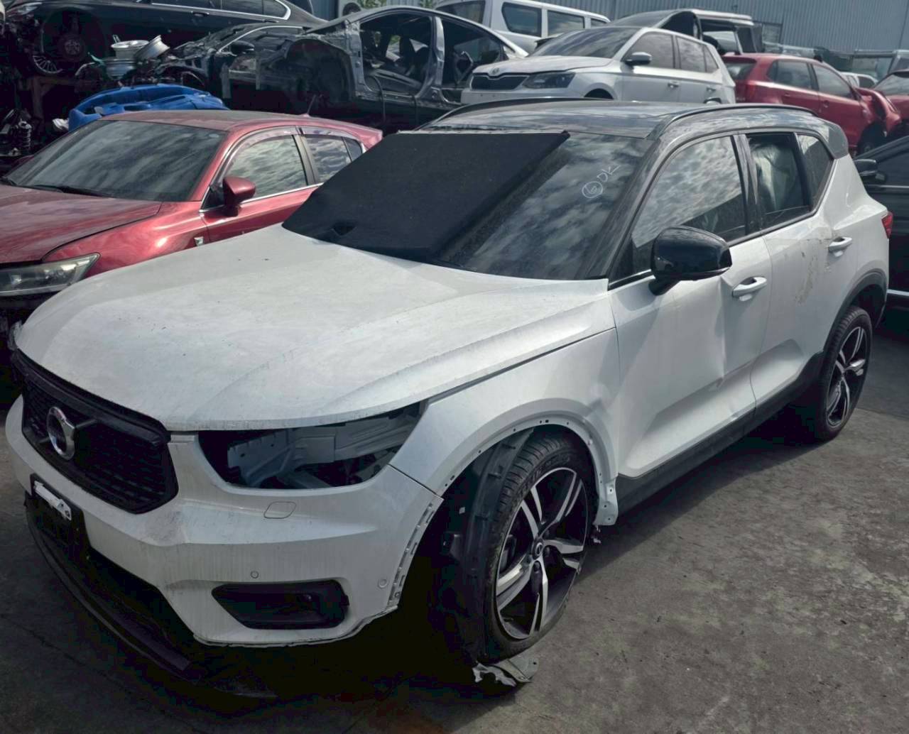 Volvo XC40 B5 整車拆賣 二手零件照片 - Orange Garage