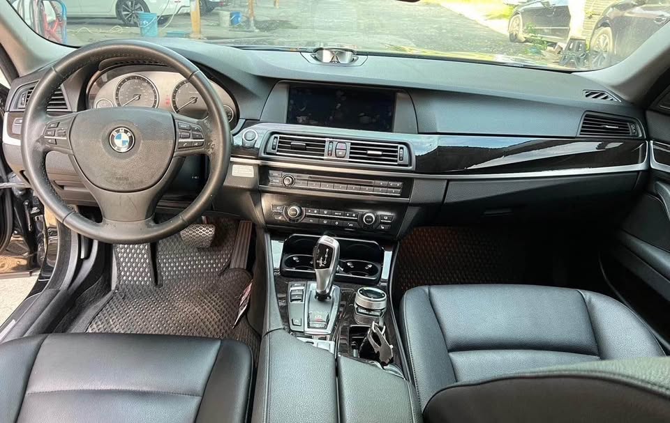 BMW 5 Series 528i 整車拆賣 二手零件照片 - Orange Garage