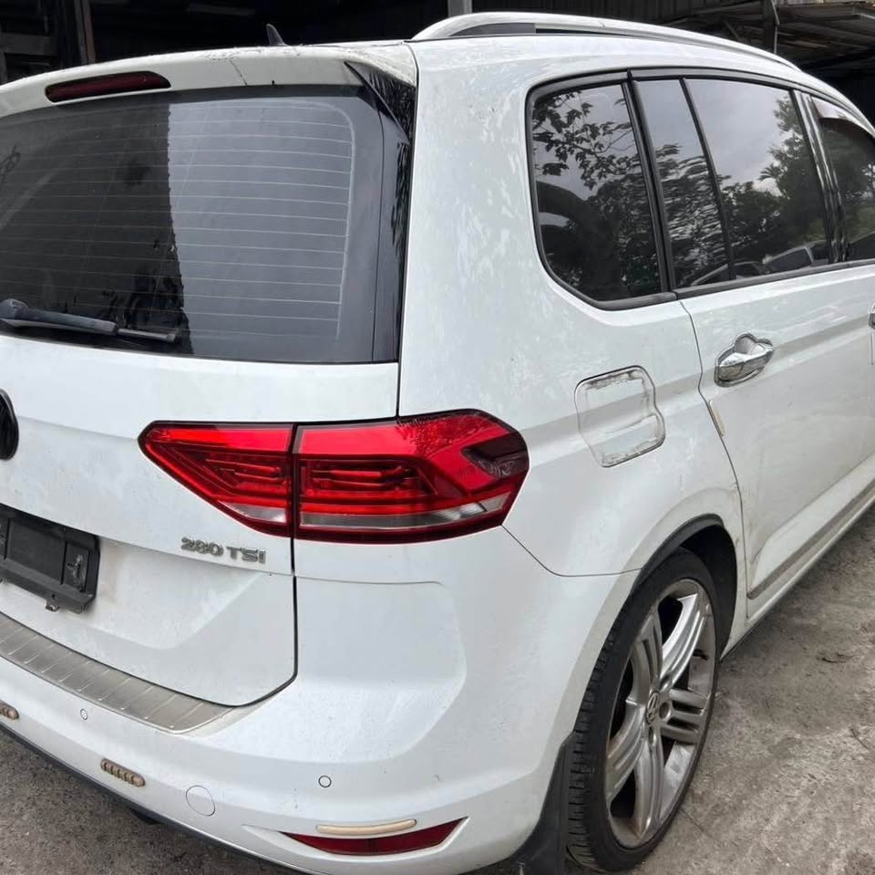 Volkswagen Touran 280 TSI 整車拆賣 二手零件照片 - Orange Garage