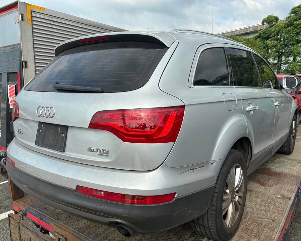Audi Q7 3.0 TDI 整車拆賣 二手零件照片 - Orange Garage