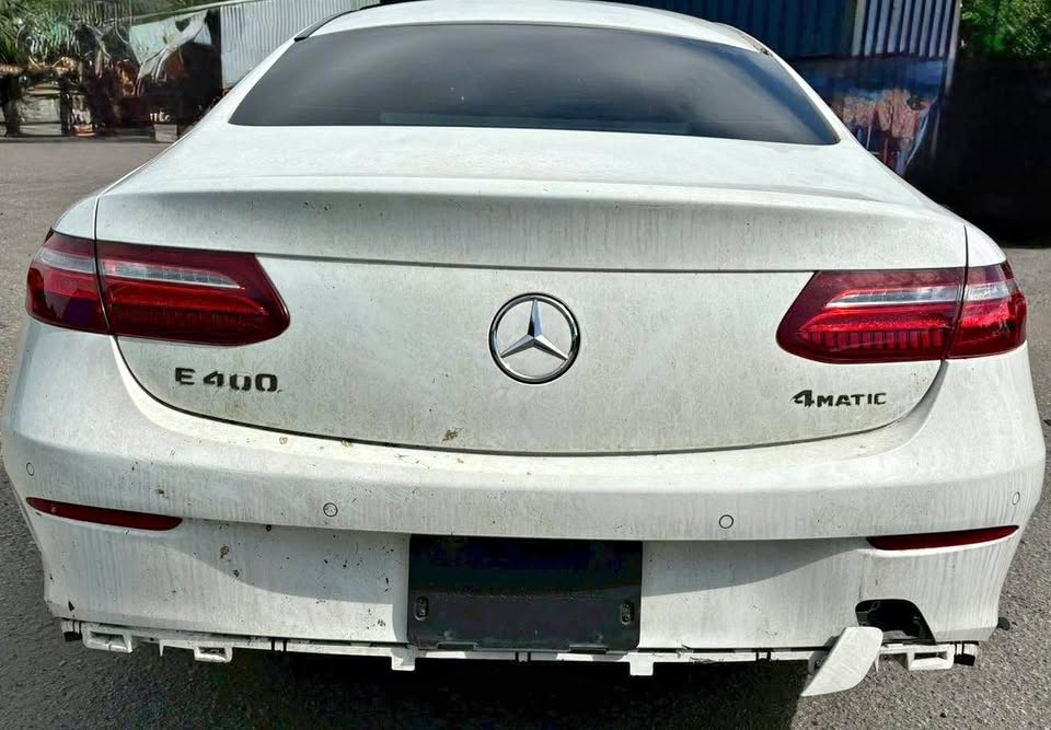 Mercedes-Benz E-Class E 400 整車拆賣 二手零件照片 - Orange Garage