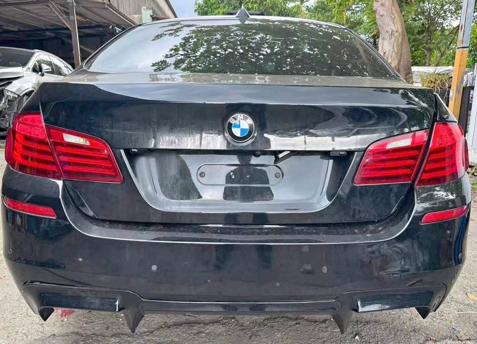 BMW 5 Series 528i 整車拆賣 二手零件照片 - Orange Garage