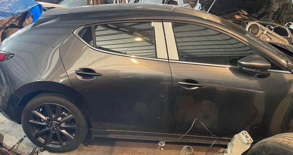 Mazda 3 2.0 整車拆賣 二手零件照片 - Orange Garage