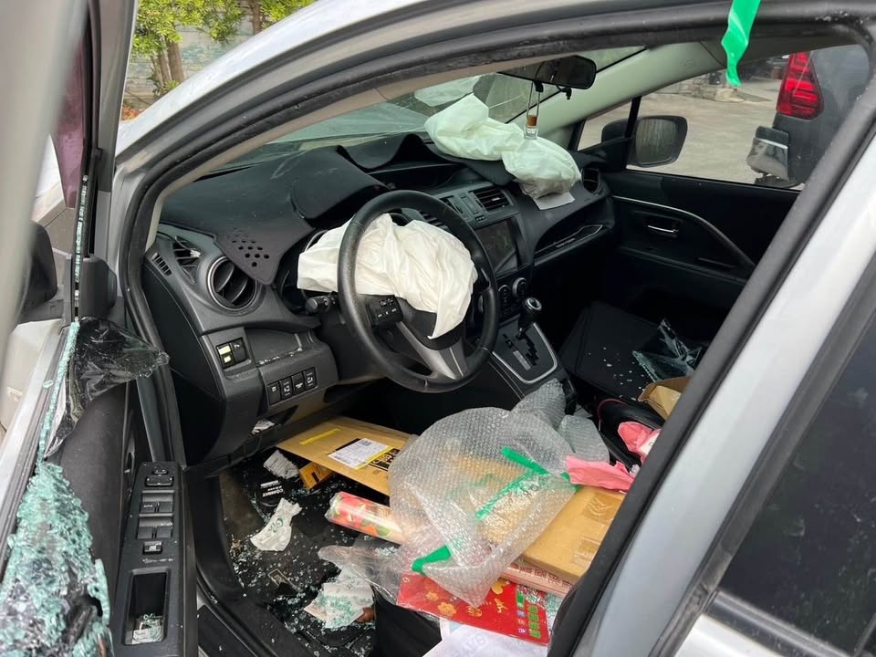 Mazda 5 2.0 整車拆賣 二手零件照片 - Orange Garage