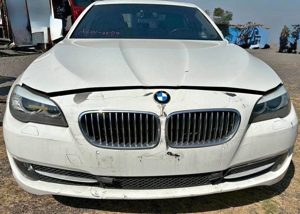 BMW 5 Series 528i 整車拆賣 二手零件照片 - Orange Garage