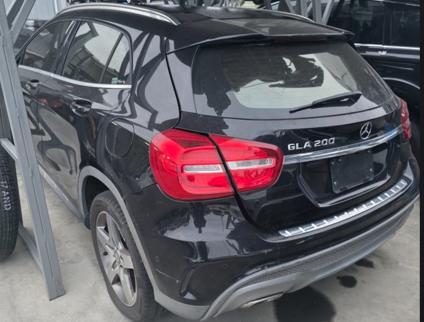 Mercedes-Benz GLA 200 整車拆賣 二手零件照片 - Orange Garage