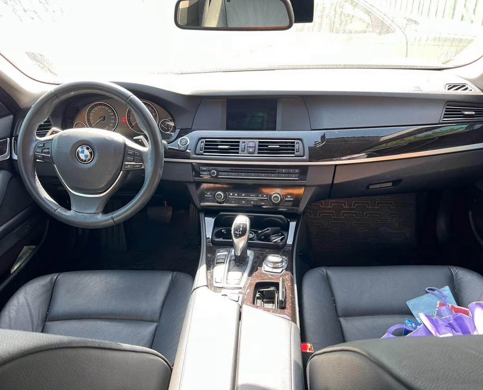 BMW 5 Series 520i 整車拆賣 二手零件照片 - Orange Garage