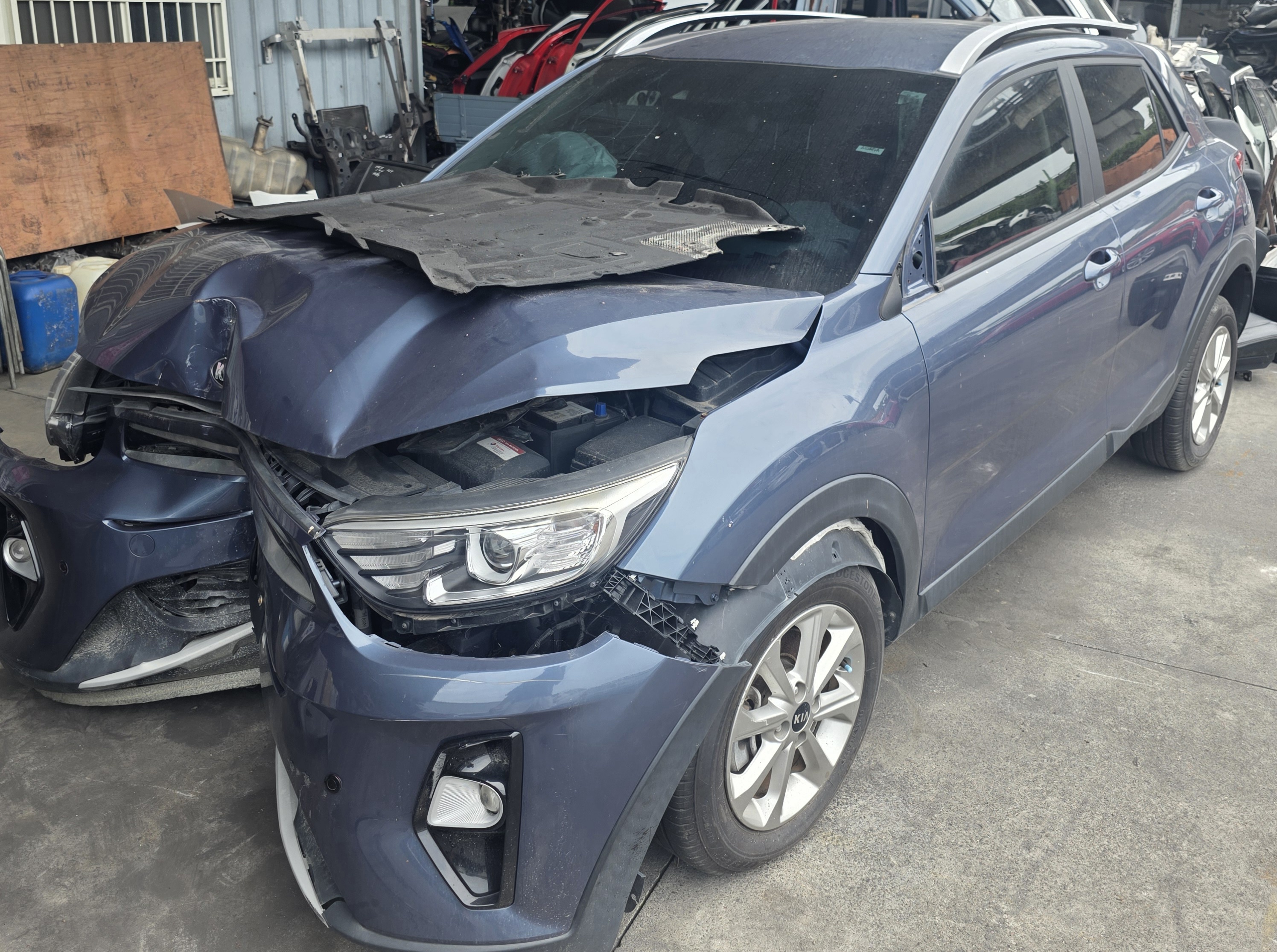 Kia Stonic 1.0 整車拆賣 二手零件照片 - Orange Garage