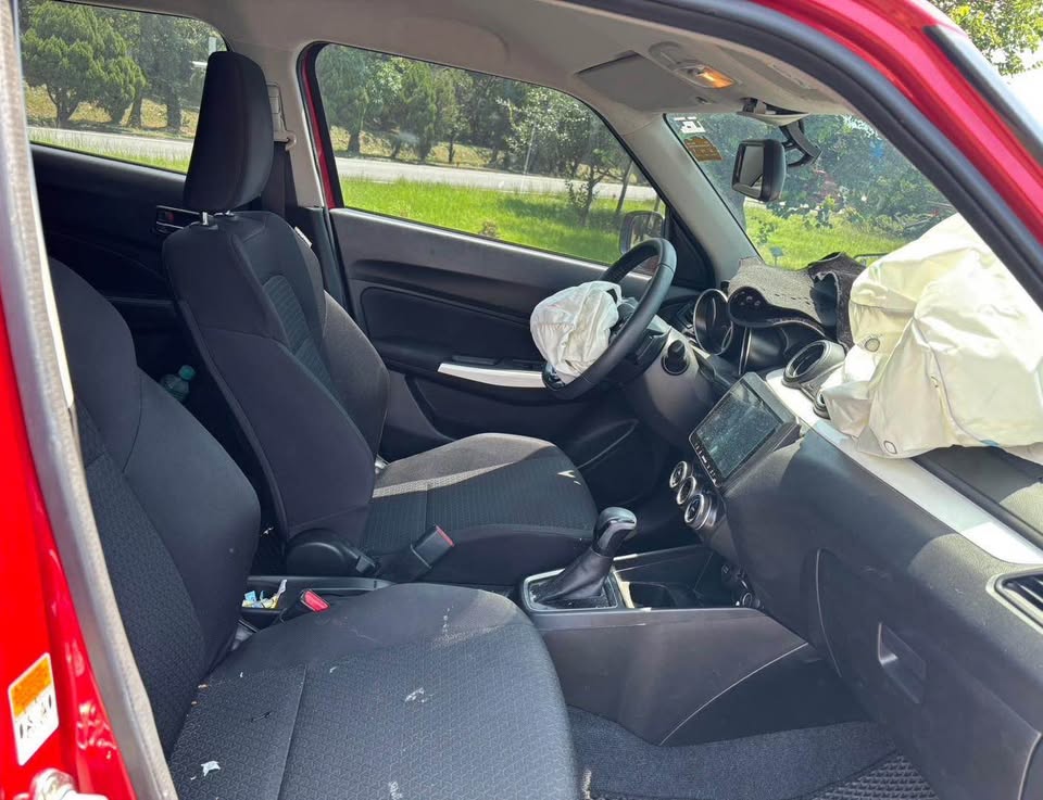 Suzuki Swift 1.0 整車拆賣 二手零件照片 - Orange Garage
