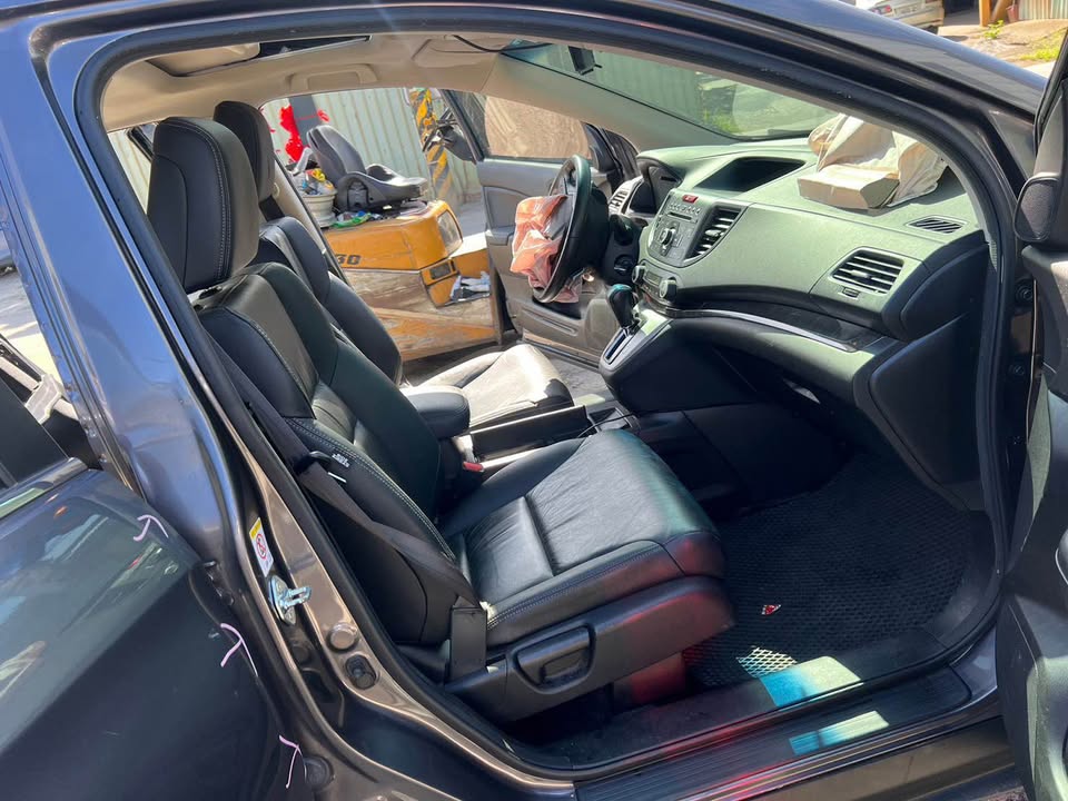 Honda CR-V 2.4 整車拆賣 二手零件照片 - Orange Garage