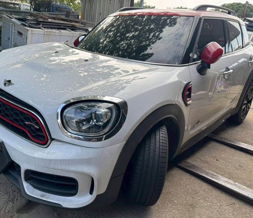Mini Countryman 2.0 整車拆賣 二手零件照片 - Orange Garage