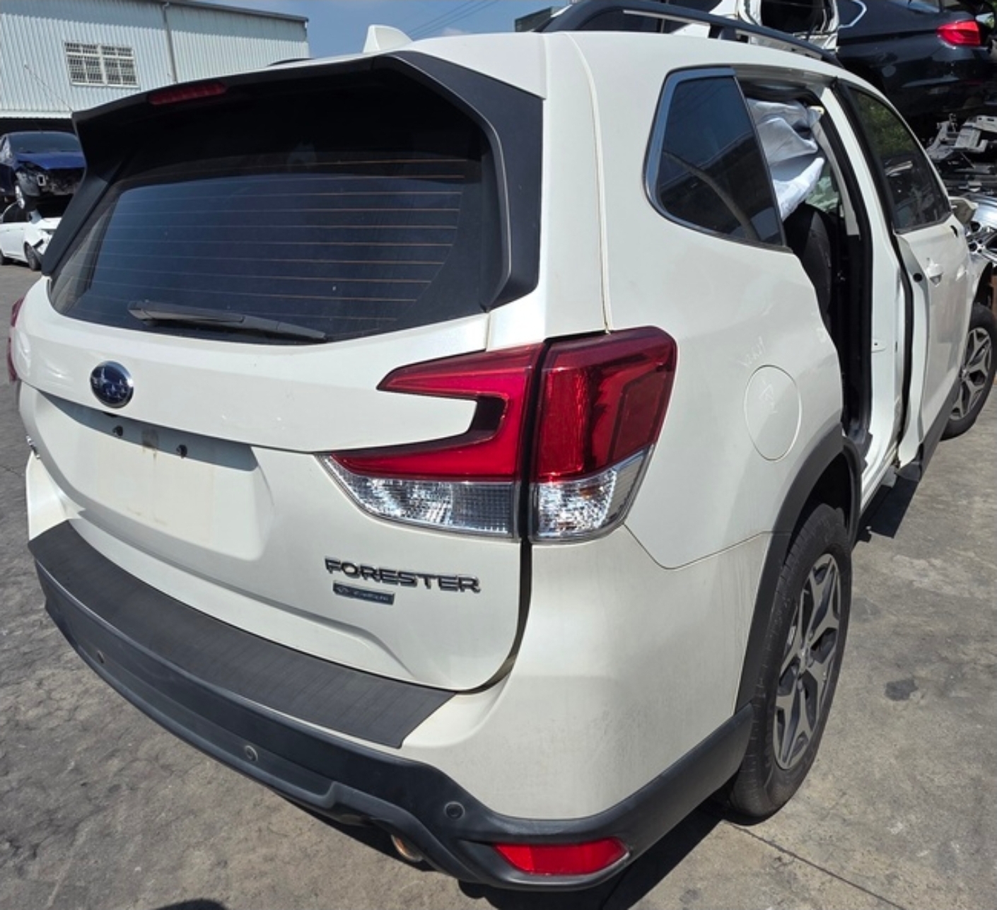 Subaru Forester 2.0 整車拆賣 二手零件照片 - Orange Garage