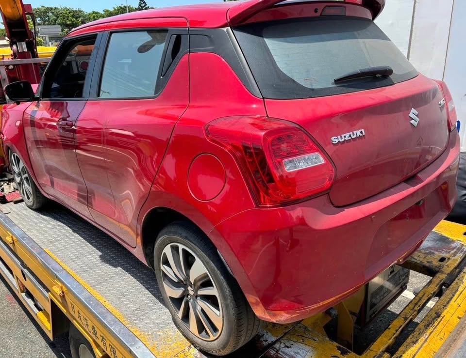 Suzuki Swift 1.0 整車拆賣 二手零件照片 - Orange Garage