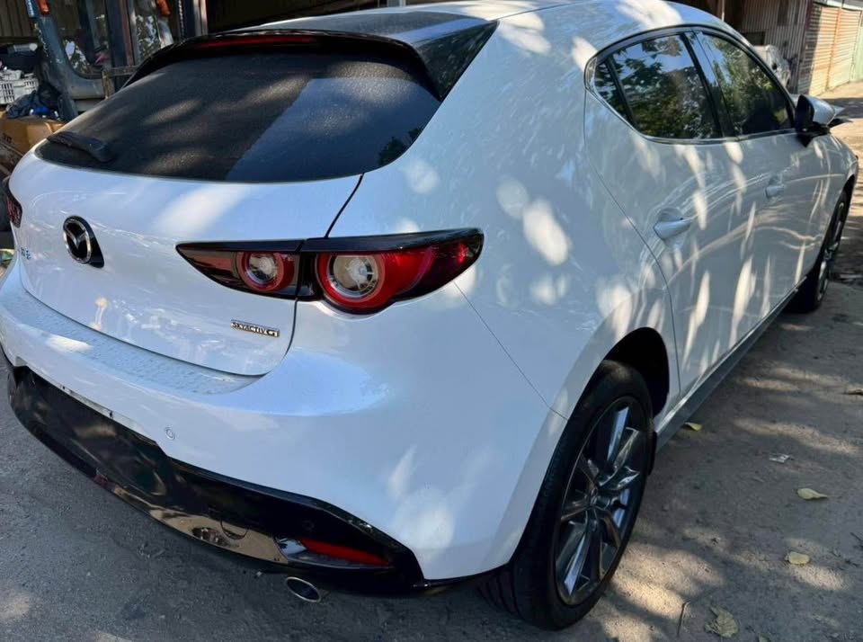 Mazda 3 2.0 整車拆賣 二手零件照片 - Orange Garage