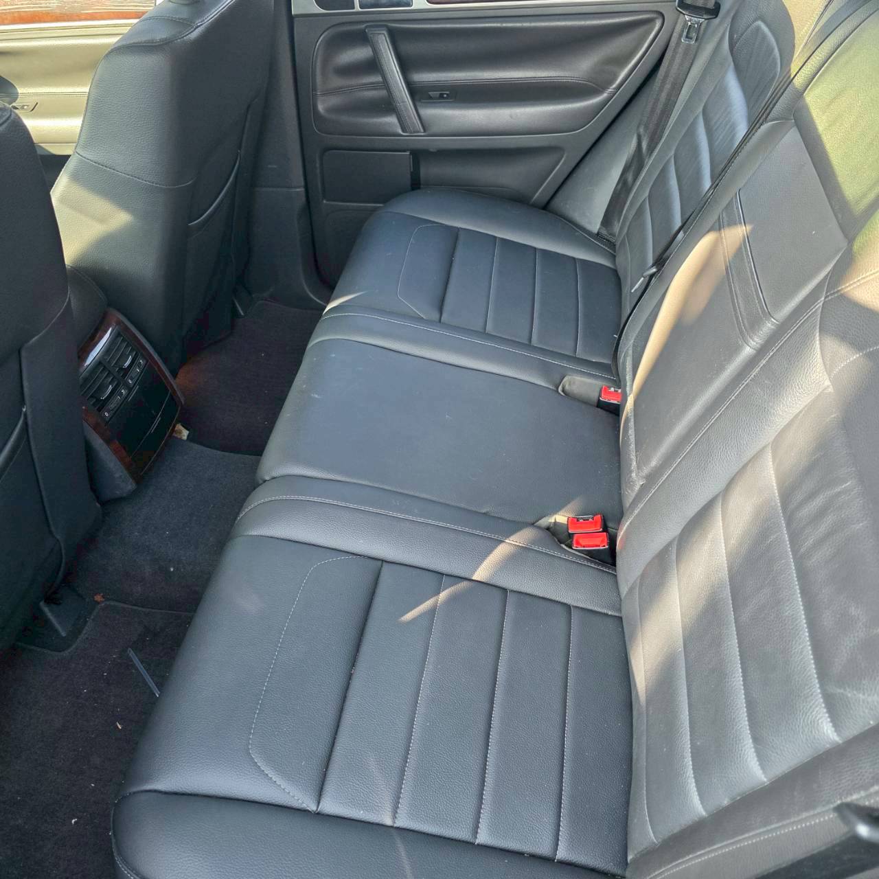 Volkswagen Touareg V6 整車拆賣 二手零件照片 - Orange Garage