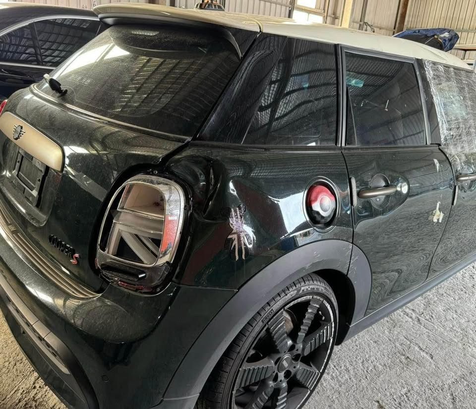 Mini Hatch 整車拆賣 二手零件照片 - Orange Garage