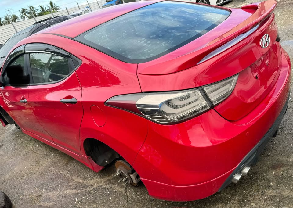 Hyundai Elantra Hyundai 1.8 整車拆賣 二手零件照片 - Orange Garage