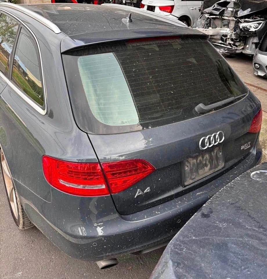 Audi A4 2.0 TFSI quattro S line 整車拆賣 二手零件照片 - Orange Garage