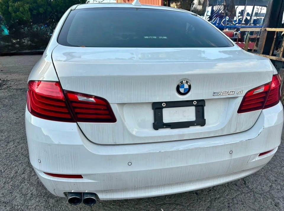 BMW 5 Series 520d 整車拆賣 二手零件照片 - Orange Garage
