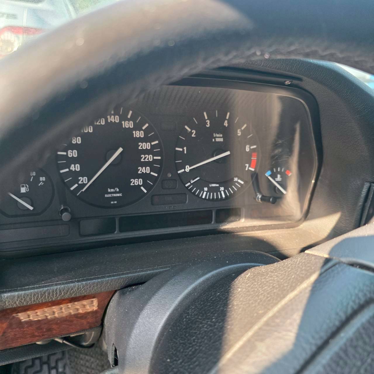BMW 5 Series 525i 整車拆賣 二手零件照片 - Orange Garage