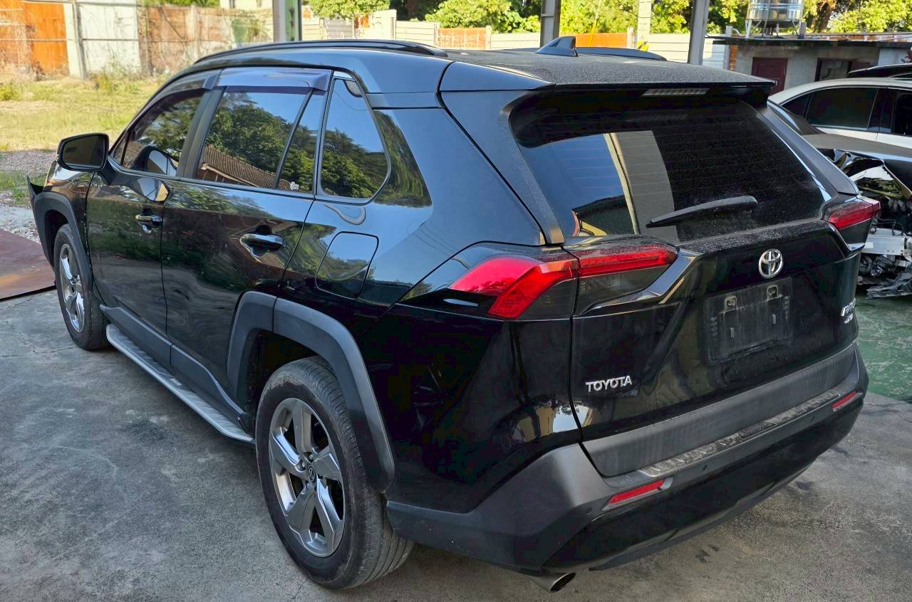 Toyota RAV4 2.0 整車拆賣 二手零件照片 - Orange Garage