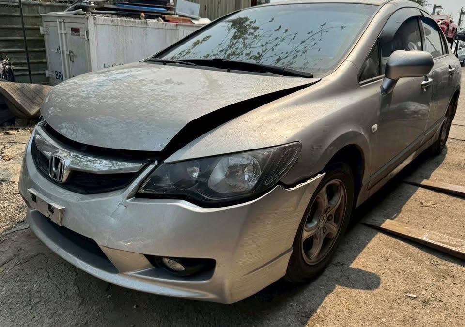 Honda Civic 1.8 整車拆賣 二手零件照片 - Orange Garage