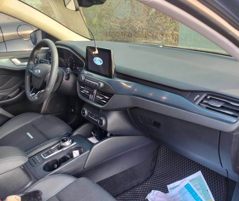 Ford Focus 1.5 EcoBoost 整車拆賣 二手零件照片 - Orange Garage