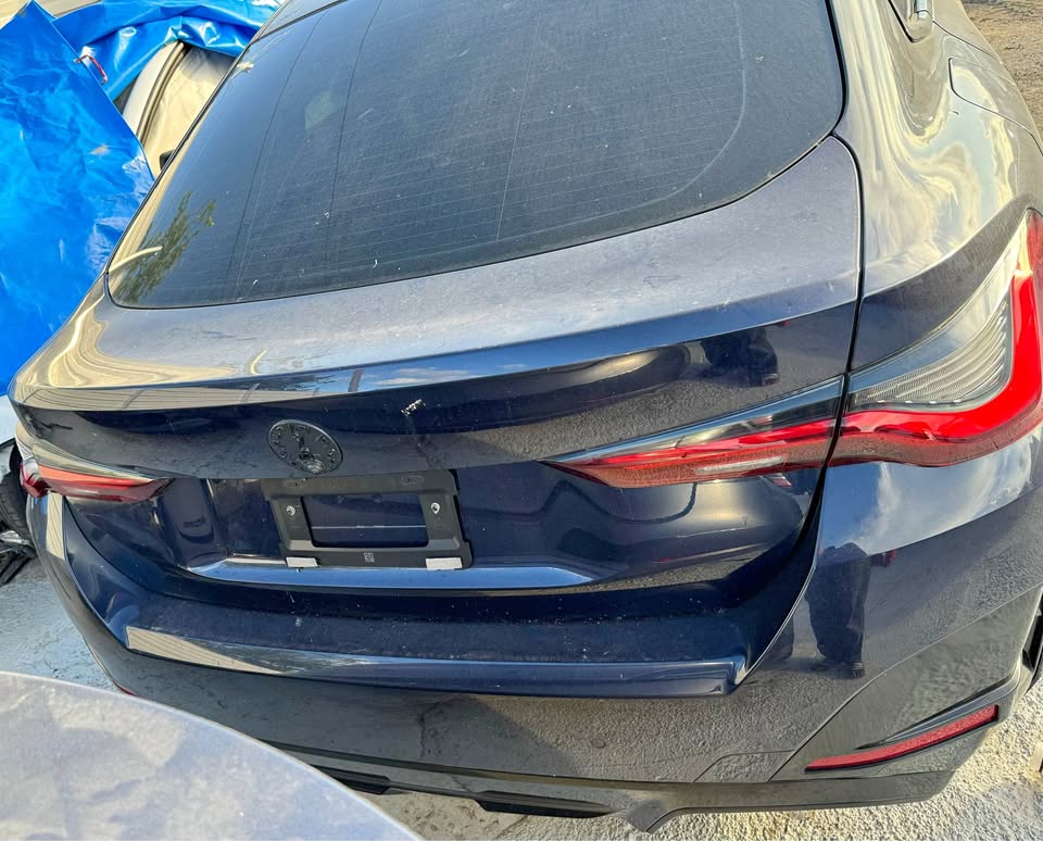 BMW I4 整車拆賣 二手零件照片 - Orange Garage