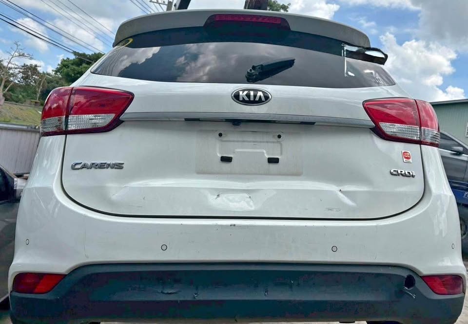 Kia Carens 第三代 整車拆賣 二手零件照片 - Orange Garage