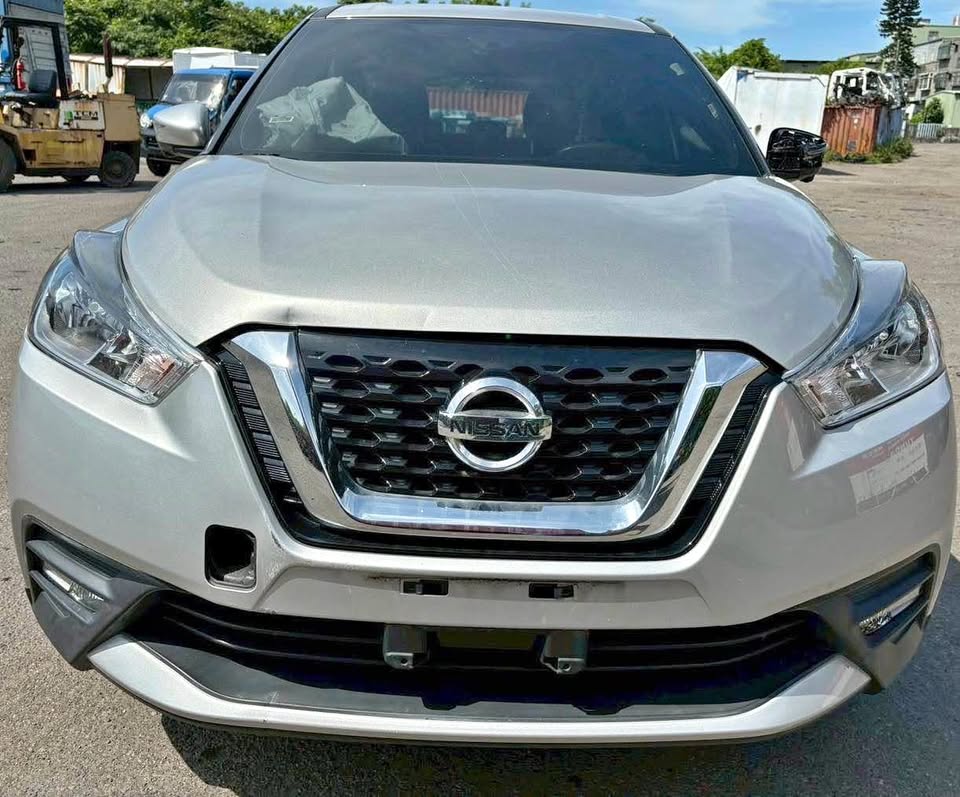 Nissan Kicks 整車拆賣 二手零件照片 - Orange Garage