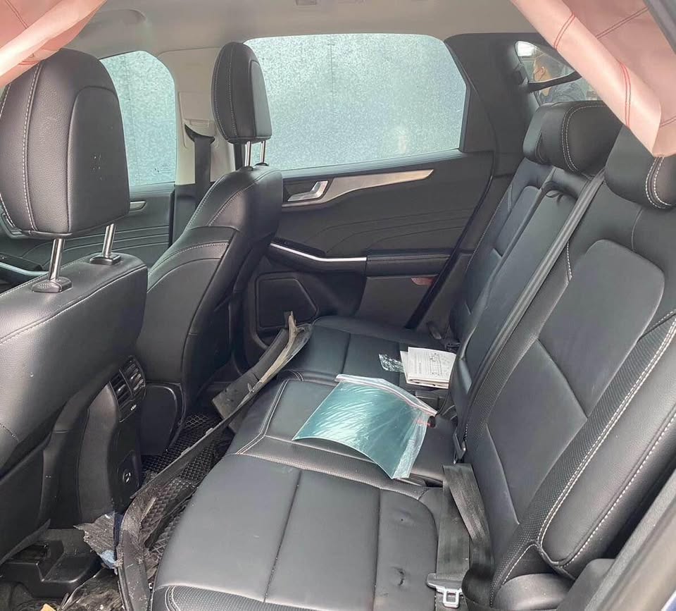 Ford Kuga 2.0 整車拆賣 二手零件照片 - Orange Garage