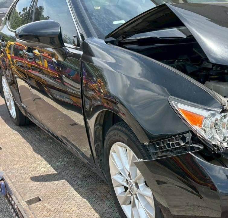 Lexus ES300h 2.5 整車拆賣 二手零件照片 - Orange Garage
