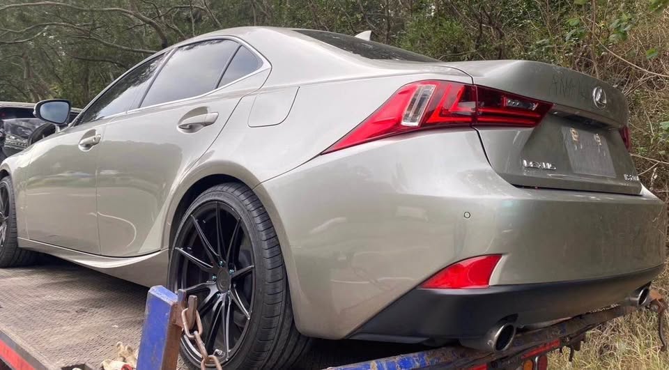Lexus IS200 IS 200t 整車拆賣 二手零件照片 - Orange Garage
