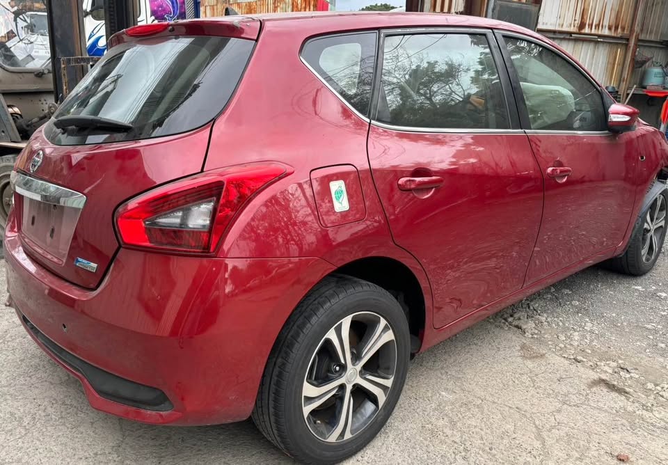 Nissan Tiida 1.6 整車拆賣 二手零件照片 - Orange Garage