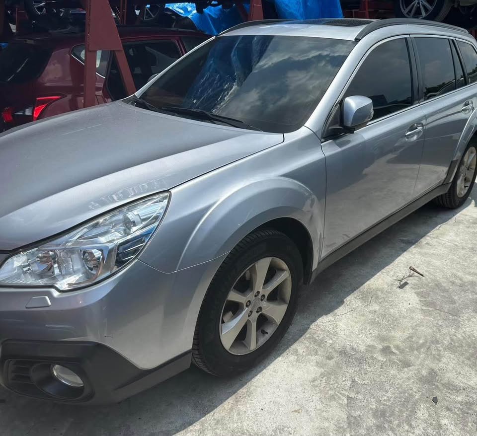 Subaru Outback 2.5 整車拆賣 二手零件照片 - Orange Garage