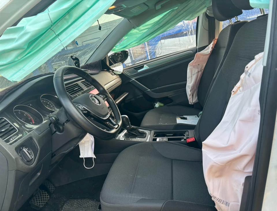 Volkswagen Golf 1.4 整車拆賣 二手零件照片 - Orange Garage