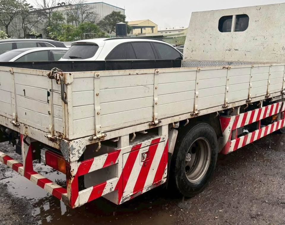 HINO 300 5 世代 整車拆賣 二手零件照片 - Orange Garage