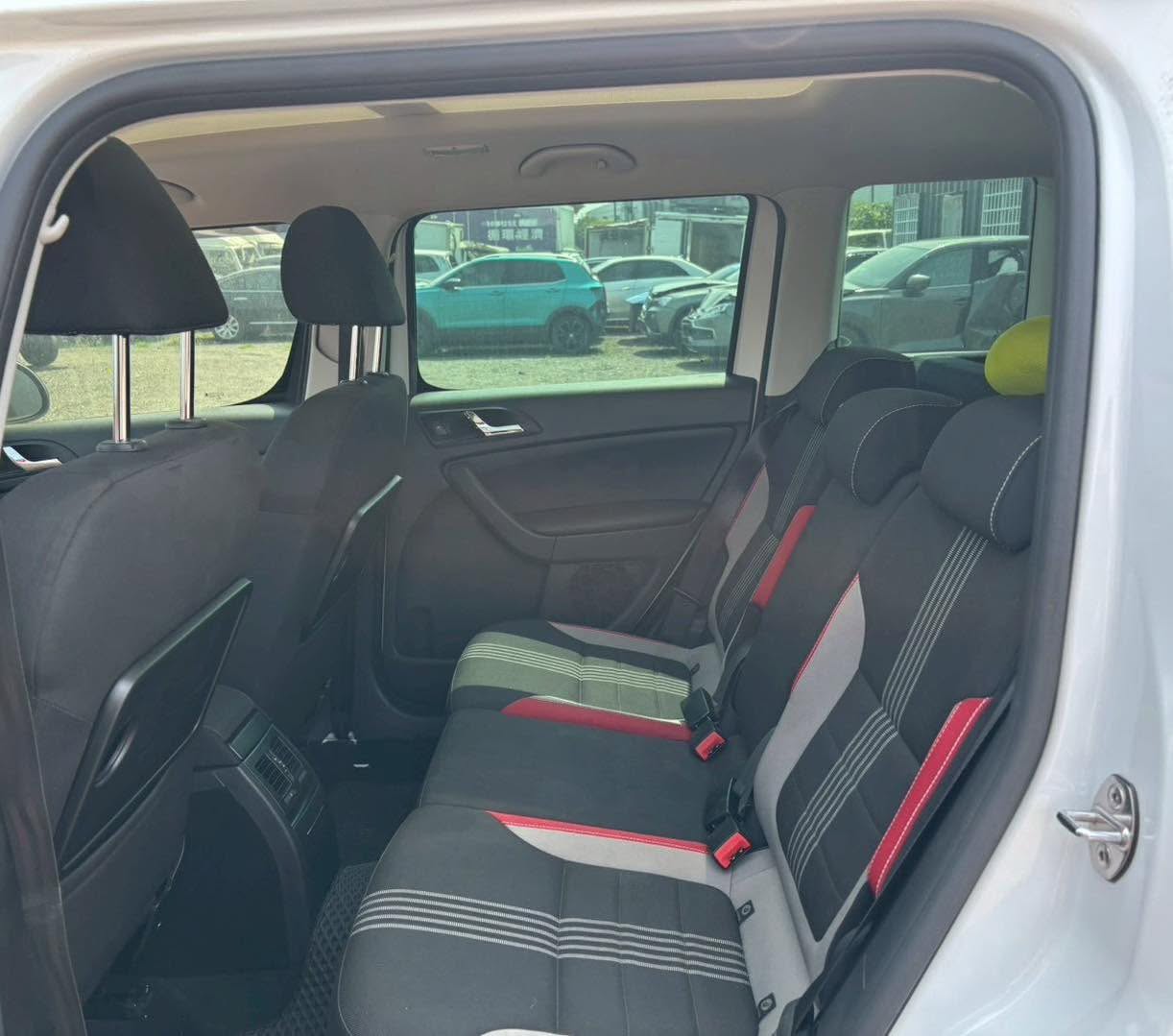Škoda Yeti Facelift 1.4 TSI 整車拆賣 二手零件照片 - Orange Garage