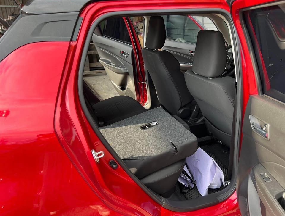 Suzuki Swift 1.2 Hybrid 整車拆賣 二手零件照片 - Orange Garage