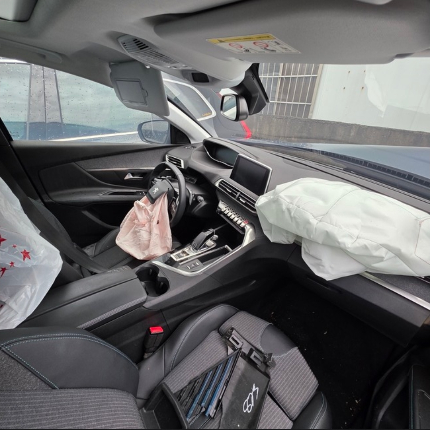 Peugeot 5008 1.6 PureTech GT 整車拆賣 二手零件照片 - Orange Garage