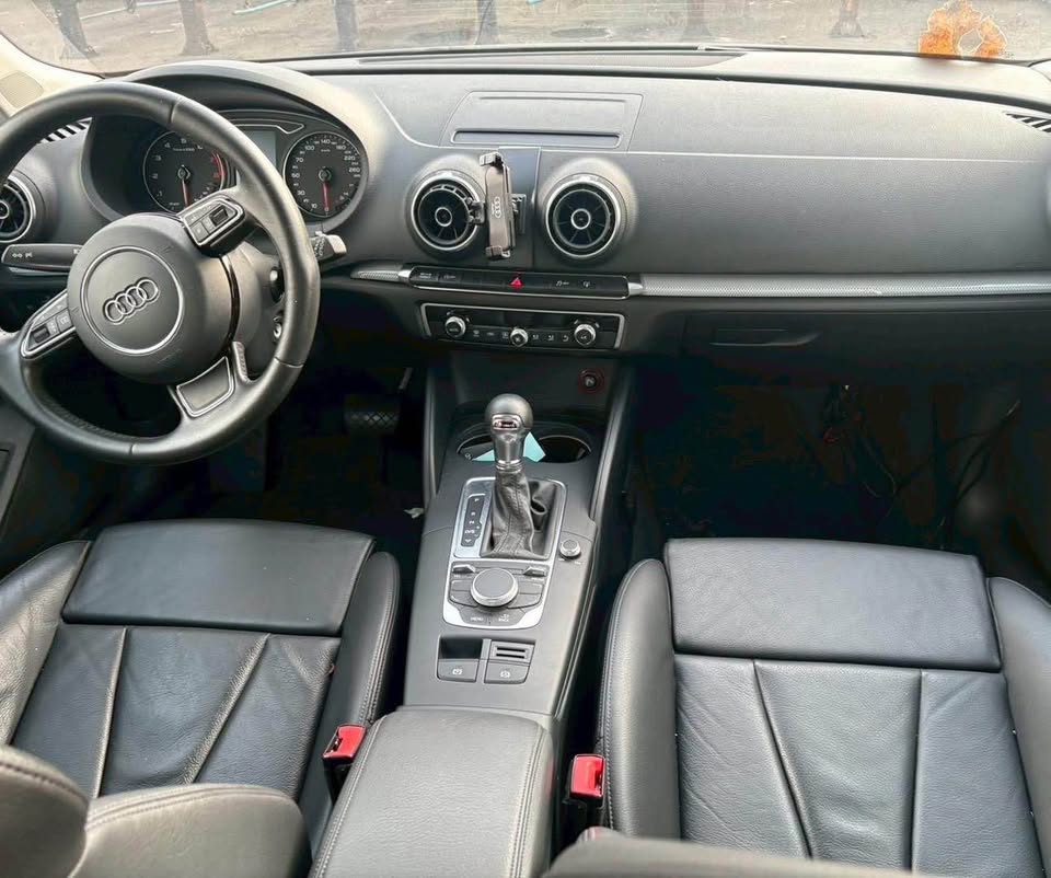 Audi A3 Sportback 35 TFSI 整車拆賣 二手零件照片 - Orange Garage