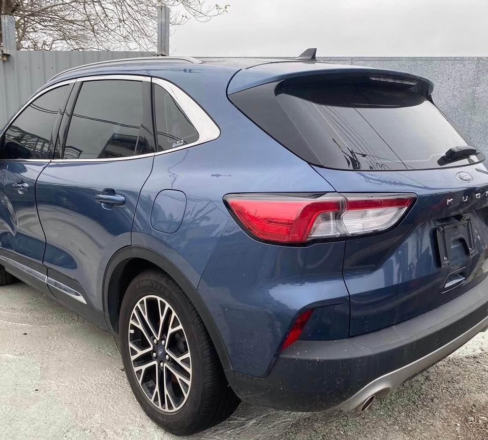 Ford Kuga 2.0 整車拆賣 二手零件照片 - Orange Garage
