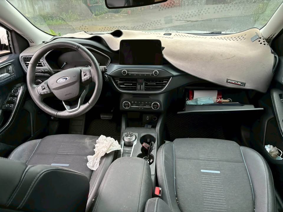 Ford Focus 1.5 Active EcoBoost 整車拆賣 二手零件照片 - Orange Garage