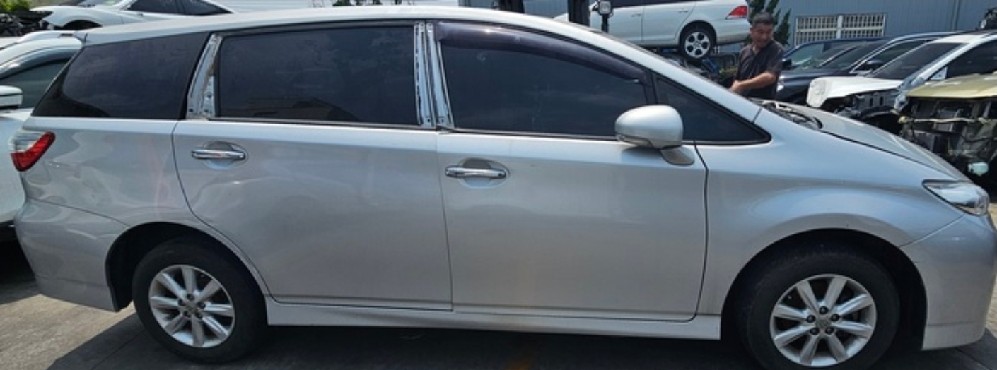 Toyota Wish 2.0 整車拆賣 二手零件照片 - Orange Garage