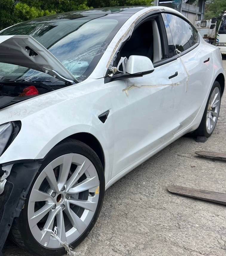 Tesla Model 3 RWD 整車拆賣 二手零件照片 - Orange Garage